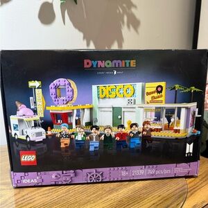 LEGO BTS Dynamite Set - Purple, Yellow, Blue